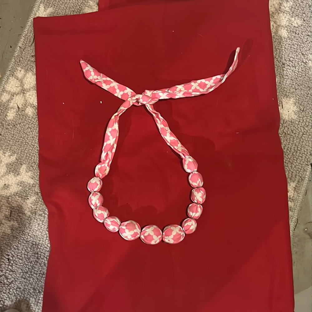 womens beaded pink and white necklace